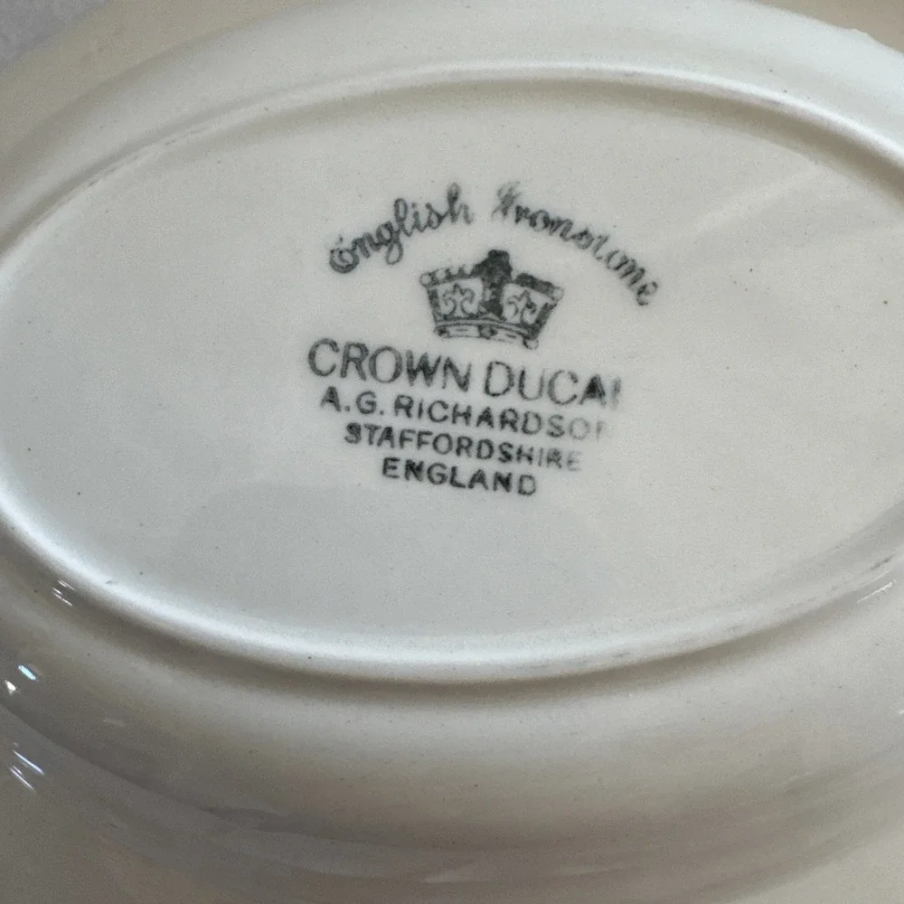 Vintage Crown‎ Ducal England White Porcelain Embossed Floral Oval Serving Bowl